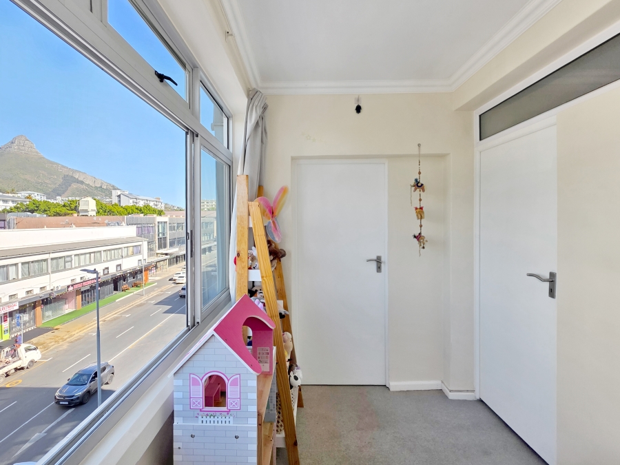 2 Bedroom Property for Sale in Sea Point Western Cape